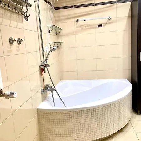 Apartament Bezagenta 2 Bedroom With Balcony Fast Wifi/free Underground Parking *