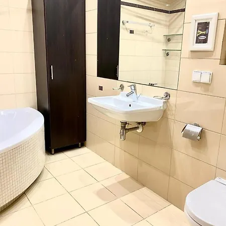 Bezagenta 2 Bedroom With Balcony Fast Wifi/free Underground Parking *