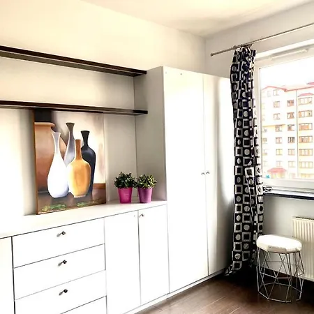 Bezagenta 2 Bedroom With Balcony Fast Wifi/free Underground Parking Warszawa