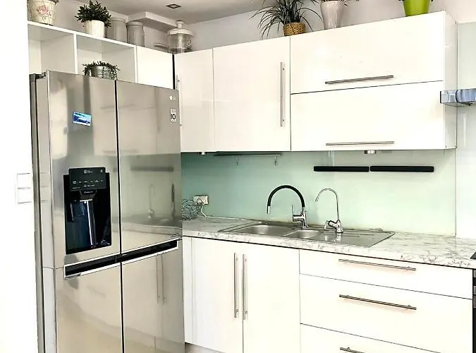 Bezagenta 2 Bedroom With Balcony Fast Wifi/free Underground Parking *