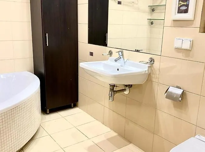 Bezagenta 2 Bedroom With Balcony Fast Wifi/free Underground Parking *