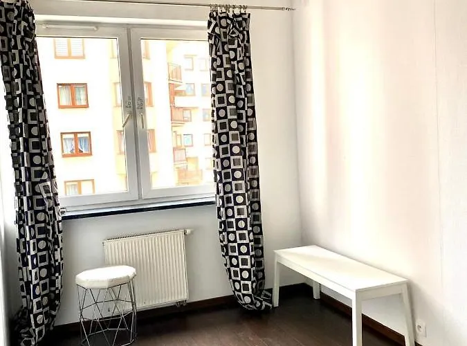 Appartement Bezagenta 2 Bedroom With Balcony Fast Wifi/free Underground Parking Warschau