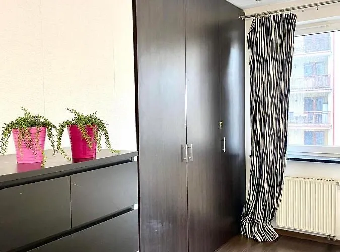 Bezagenta 2 Bedroom With Balcony Fast Wifi/free Underground Parking