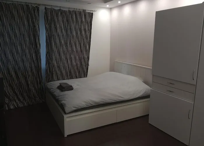 Bezagenta 2 Bedroom With Balcony Fast Wifi/free Underground Parking Apartman Varsó